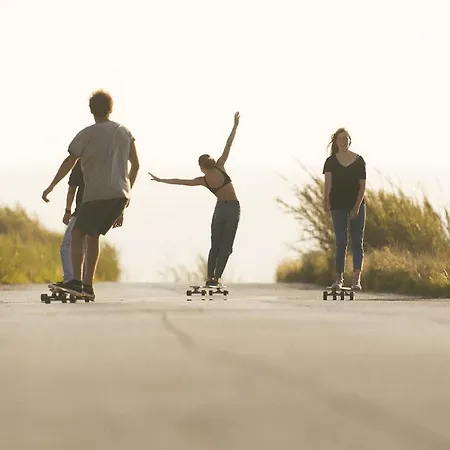 Cliff Surf House Hostal *