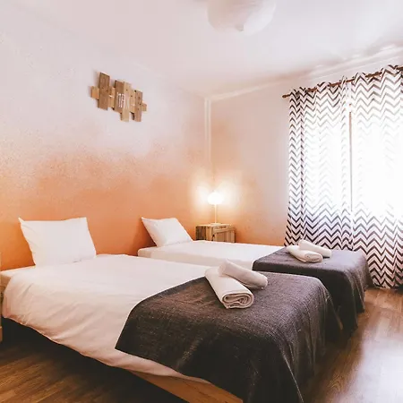 Cliff Surf House Hostal *