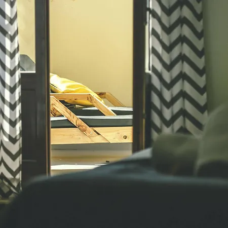 Cliff Surf House Hostal