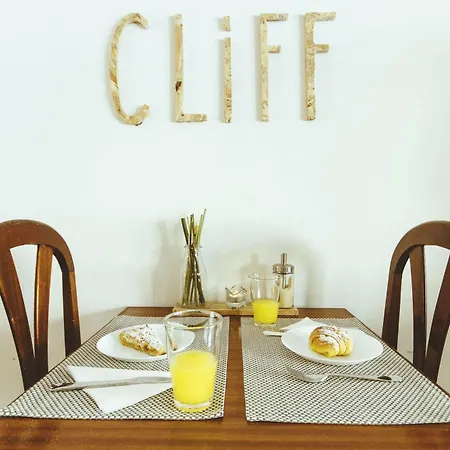 Cliff Surf House Hostal