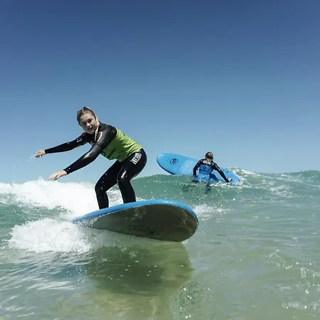 Cliff Surf House Hostal