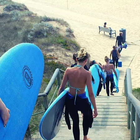 Cliff Surf House Hostel *