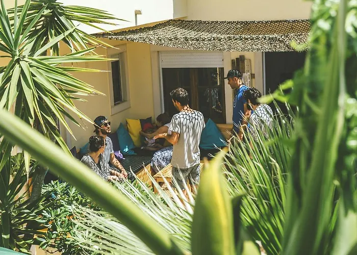 Cliff Surf House Hostel *