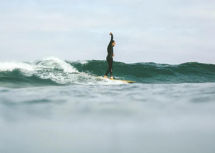 Cliff Surf House Hostel *