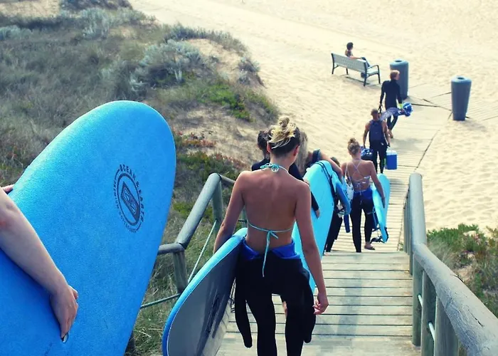 Cliff Surf House Hostel *